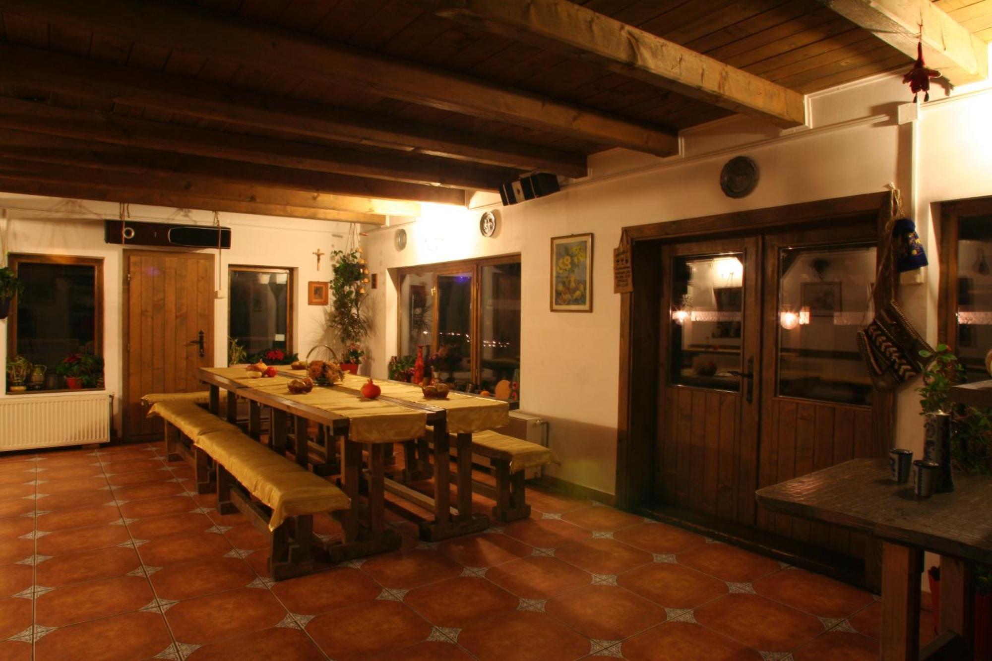 Hotel Cabana La Noi Rîşnov Exterior foto