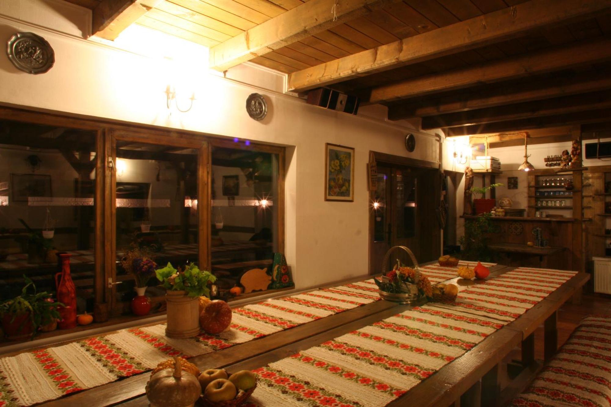 Hotel Cabana La Noi Rîşnov Exterior foto