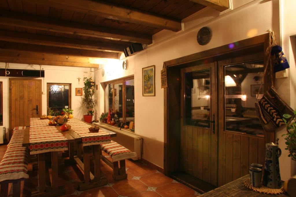Hotel Cabana La Noi Rîşnov Exterior foto